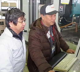 機械部の小河さん「ウォータージェット加工機のご利用をお待ちしています」