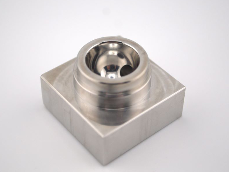 半導体部品の加工事例