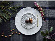 廃棄アルミ缶を原料に製作したテーブルウェア