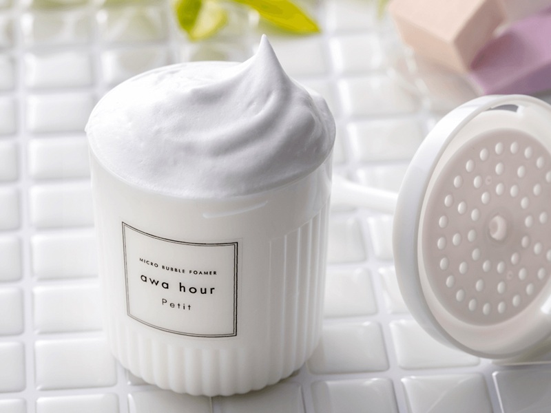 株式会社鳥越樹脂工業