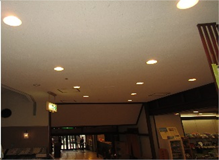 1F天井のLED照明